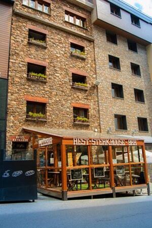 Hotel Kathmandu Pas De La Casa Exterior photo